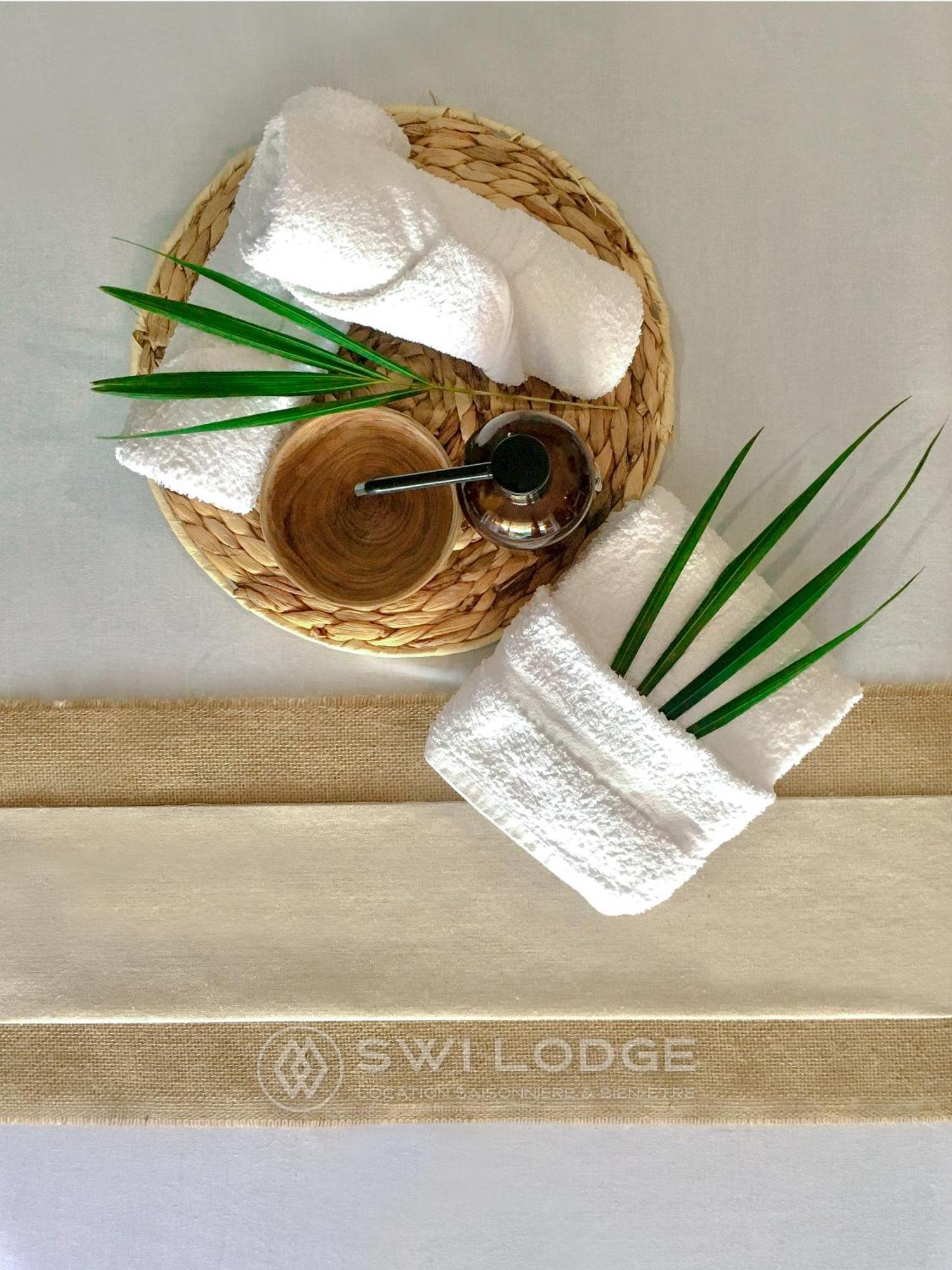 Swilodge Vue Sur Mer ! Petit Dejeuner Et Location De Voiture Possible Le Moule Εξωτερικό φωτογραφία
